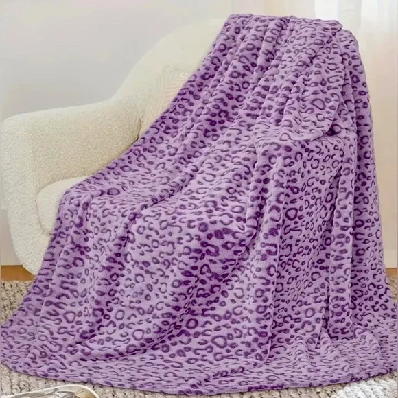 NWT Purple Snow Leopard Cozy Super Soft Blanket - Picture 1 of 7